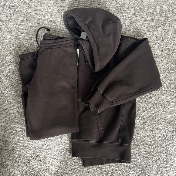 Aritzia Sweaters - Aritzia Sweatsuit